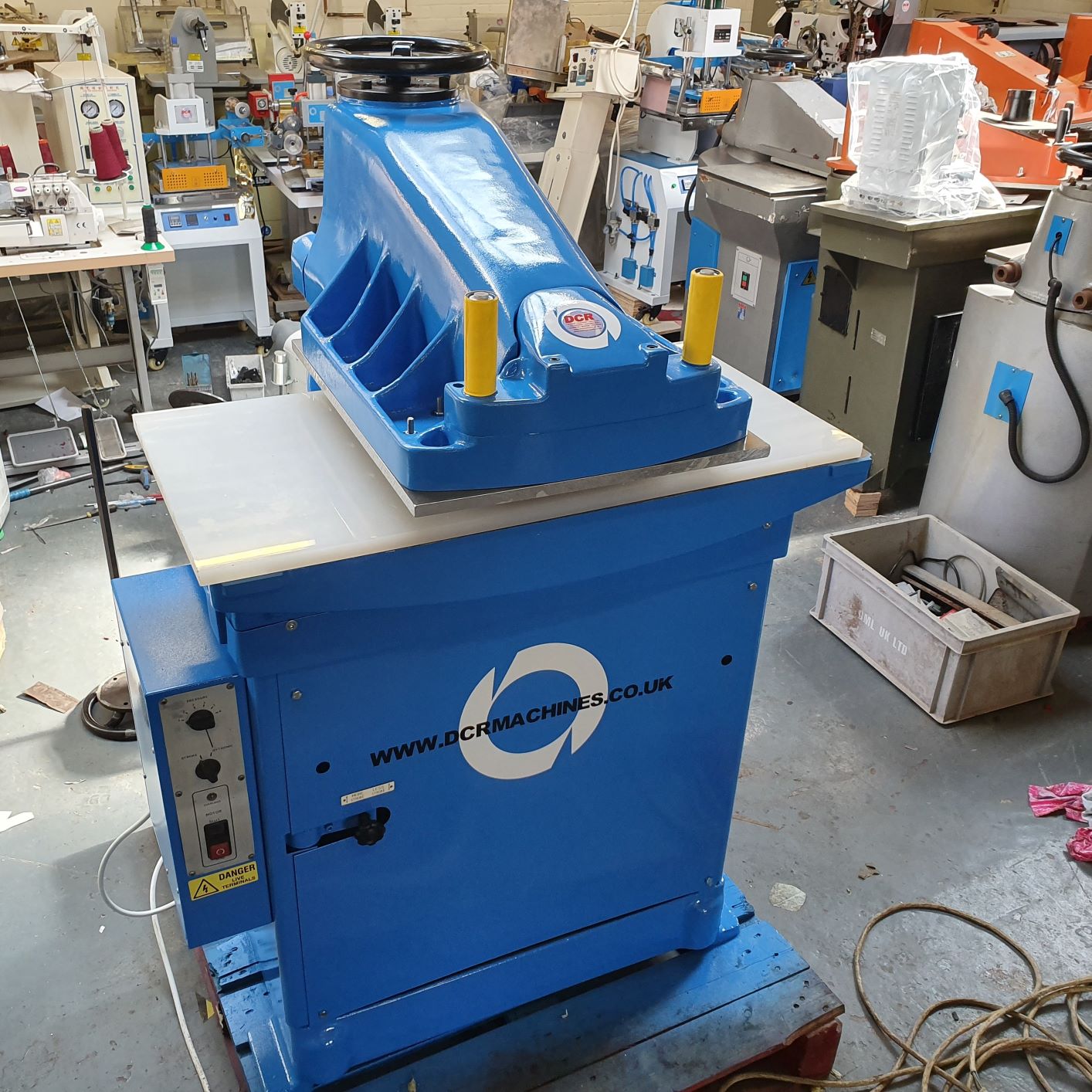 Photo of an SAMCO HTR MEDIUM HEAD CLICKER PRESS REFURBISHED BLUE Industrial Sewing Machines